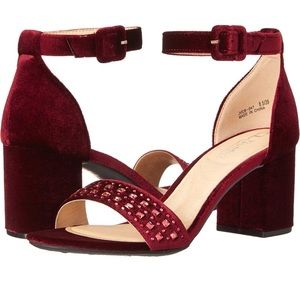 Chinese Laundry Velvet Heel